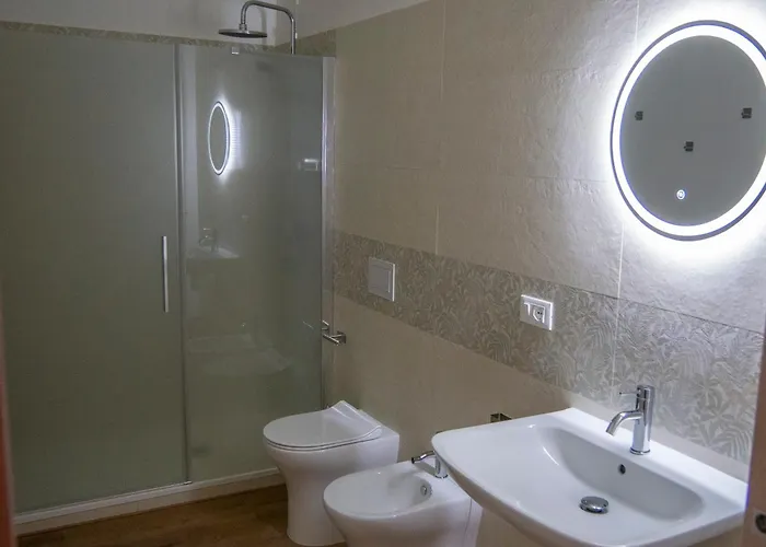 Ludey Nocleg ze śniadaniem 4*